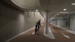 Así es el mayor parking de biciletas del mundo: Está en Holanda y es subterráneo