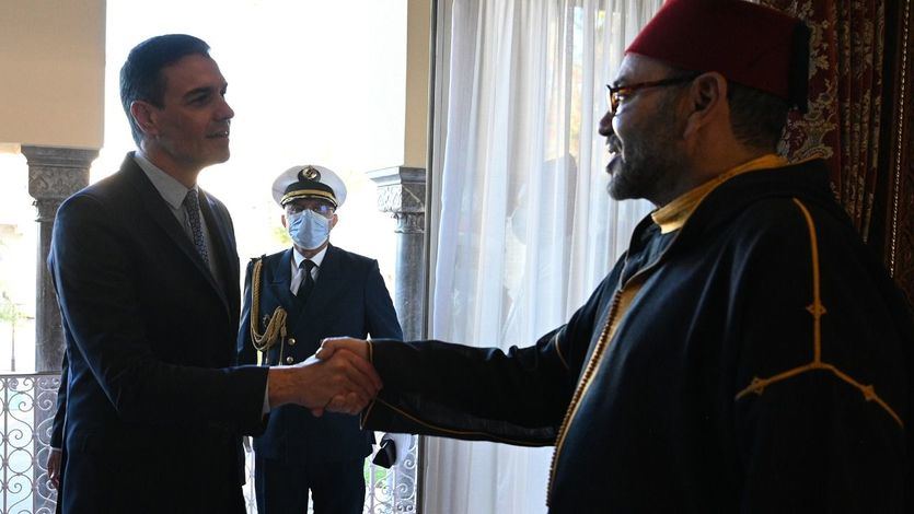 Pedro Sánchez, en un encuentro anterior con el rey de Marruecos, Mohamed VI