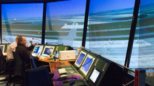 Simulador de control aéreo en la sede Senasa. (Foto: Kike Rincón)