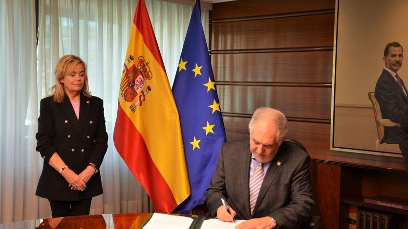 El presidente del Tribunal Constitucional, Cándido Conde-Pumpido Tourón y la vicepresidenta, Inmaculada Montalbán