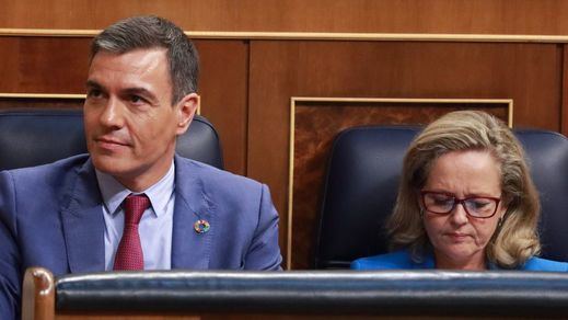 Pedro Sánchez y Nadia Calviño en el Congreso