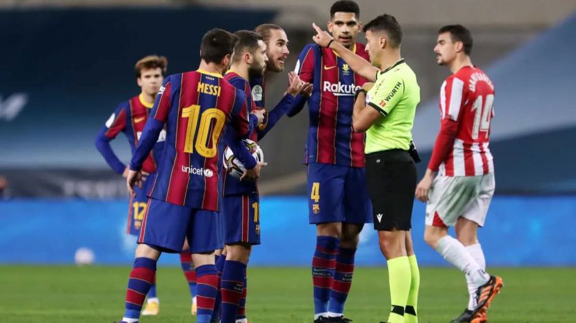 El Barça y los árbitros