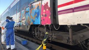 El vandalismo grafitero en los trenes de Renfe cuesta a la ciudadanía más de 25 millones de euros