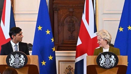 El Reino Unido y la UE cierran un nuevo acuerdo sobre Irlanda del Norte