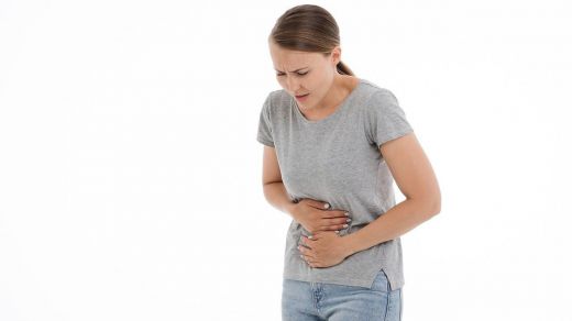 Dolor en la boca del estómago y espalda: causas, síntomas y tratamiento