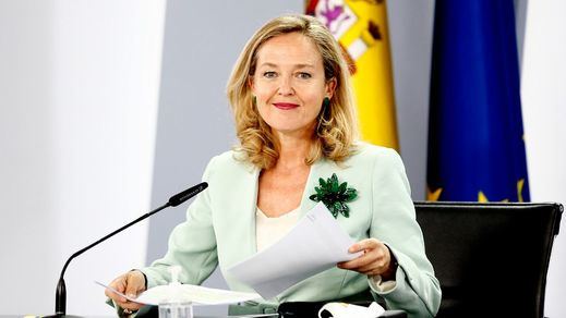 Calviño confía en que los hipermercados franceses topen algunos productos también en España