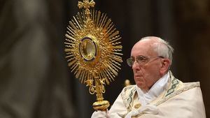 El papa Francisco no participó en el Vía Crucis del viernes santo por el fuerte frío