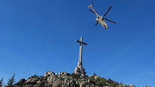 Helicóptero saliendo del Valle de los Caídos