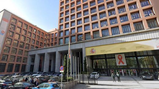 El Consejo Económico y Social (CES), con sede anexa al Ministerio de Sanidad, sufrió un incendio ya extinguido