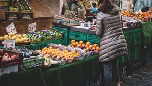 El INE confirma la reducción del IPC al 3,3% en marzo pero los alimentos siguen en el 16,5%