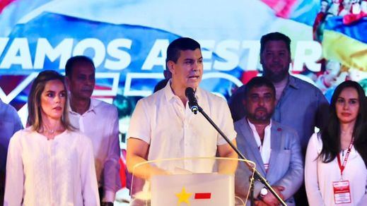 Santiago Peña gana las presidenciales de Paraguay con el 42% de los votos