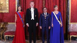 El presidente colombiano se salta el protocolo en su cena con los reyes de España