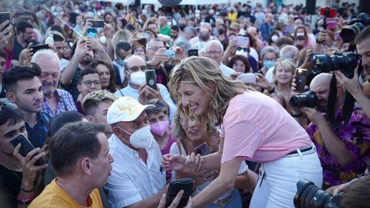 Yolanda Díaz entra en campaña junto a Podemos y pide la movilización para 