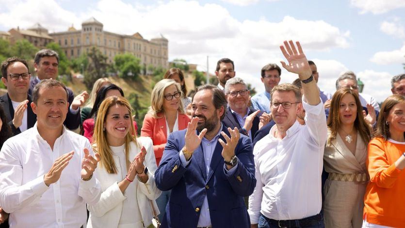 Alberto Núñez Feijóo, líder del PP con los canditatos del partido para Toledo y Casilla La Mancha 