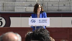 Ayuso, pendiente de Podemos: su mayoría absoluta dependerá de la presencia de estos en la Asamblea