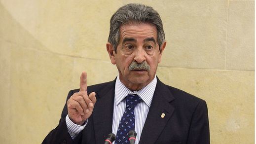 Revilla acepta los resultados del PP en Cantabria y ofrece sus diputados para evitar un pacto con Vox