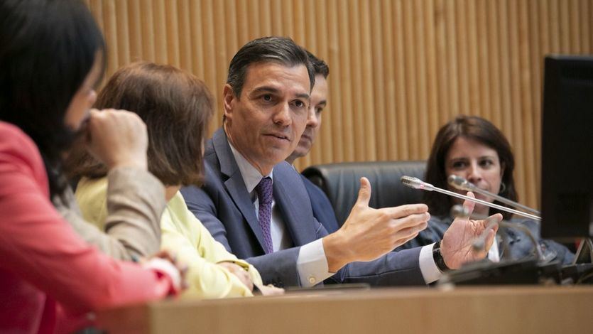Sánchez, con los diputados y senadores socialistas