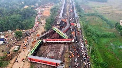 Descarrilamiento de trenes en India