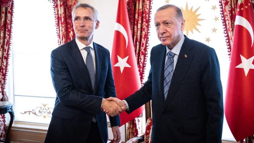 El secretario general de la OTAN, Jens Stoltenberg, y el presidente turco, Erdogan