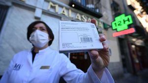 Adiós a las mascarillas en farmacias y centros sanitarios: Sanidad lo debatirá este mes