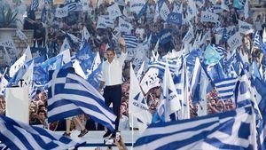 Grecia estrena legislación en estos segundos comicios con Mitsotakis como favorito