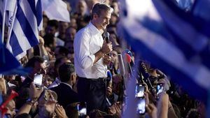 Elecciones Grecia: el conservador primer ministro Mitsotakis gana con mayoría absoluta