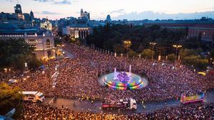 El Orgullo llena las calles de Madrid exigiendo no dar "ni un paso atrás" en los derechos LGTBI