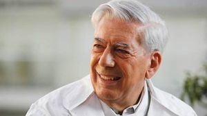 Vargas Llosa, ingresado por covid por segunda vez