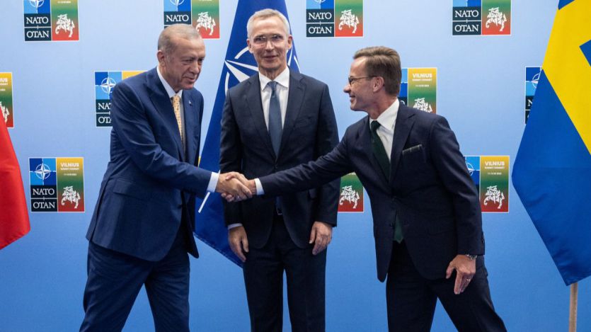 Suecia y Turquía se dan la mano en la OTAN 
