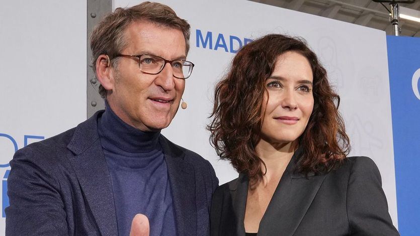El presidente del PP, Alberto Núñez Feijóo, junto a Isabel Díaz Ayuso