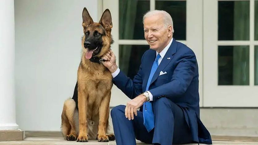 Joe Biden, con su perro Commander