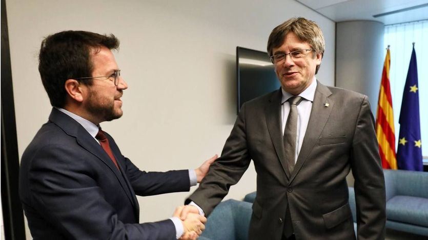 Pere Aragonés y Carles Puigdemont, en un encuentro en el Parlamento Europeo