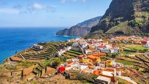 La isla de La Gomera, inmersa en un fuerte apagón tras un incendio en la central eléctrica