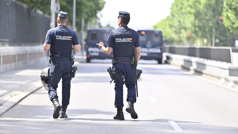 Agentes de Policía Nacional