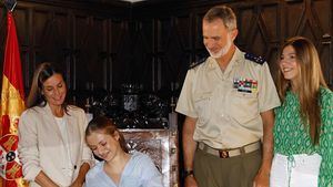 La princesa Leonor comienza su formación militar con fotos en familia y sonrisas