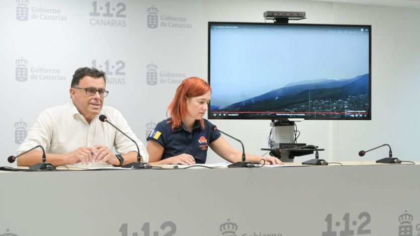 Responsables políticos y técnicos hablan de la evolución del incendio de Tenerife