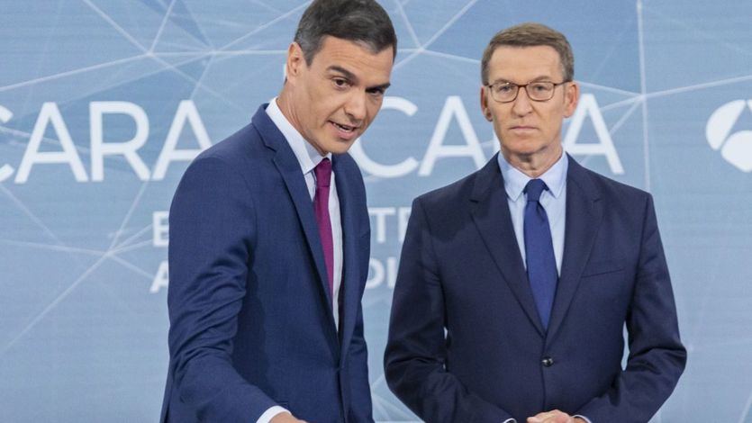Pedro Sánchez y Feijóo, durante el debate electoral entre ambos