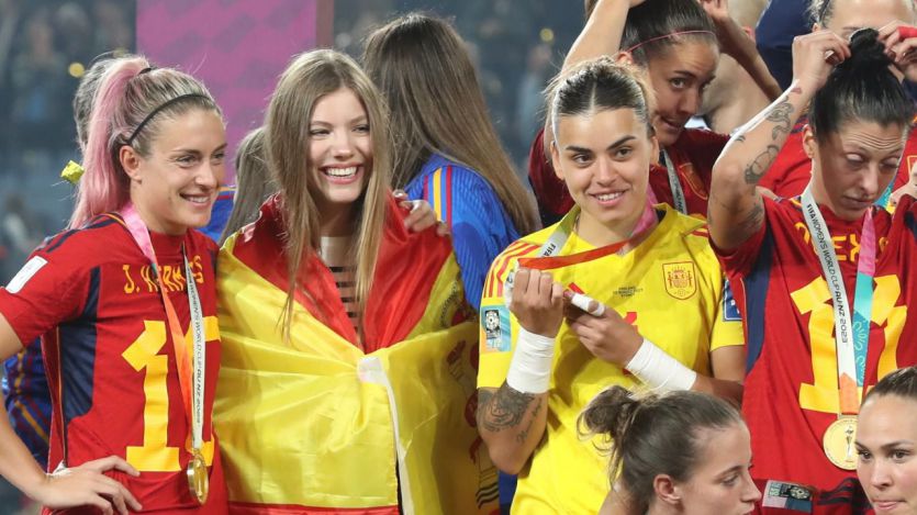 La infanta Sofía, con las campeonas del mundo de la Selección femenina de fútbol