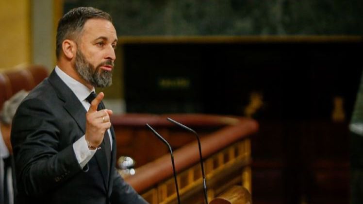 Abascal tiende la mano a Feijóo: 'Nosotros no éramos el adversario'