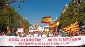 Miles de personas se manifiestan en Barcelona contra la autodeterminación y una posible ley de amnistía