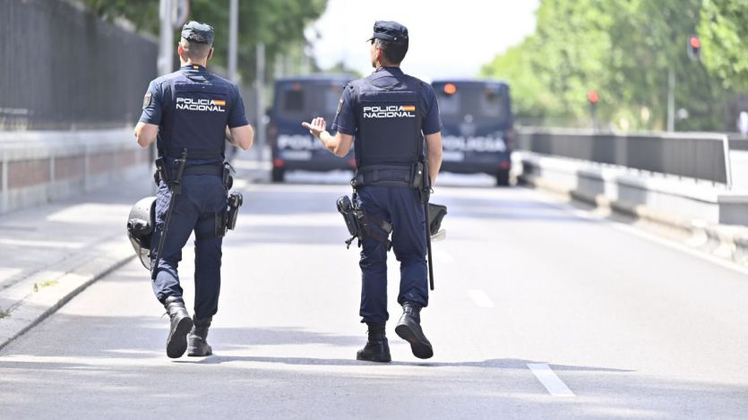 Agentes de Policía Nacional