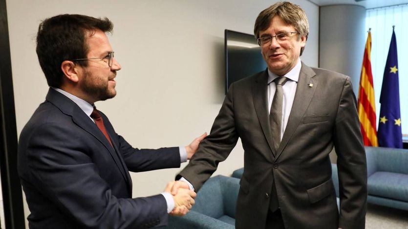 Pere Aragonés y Carles Puigdemont, en un encuentro en el Parlamento Europeo