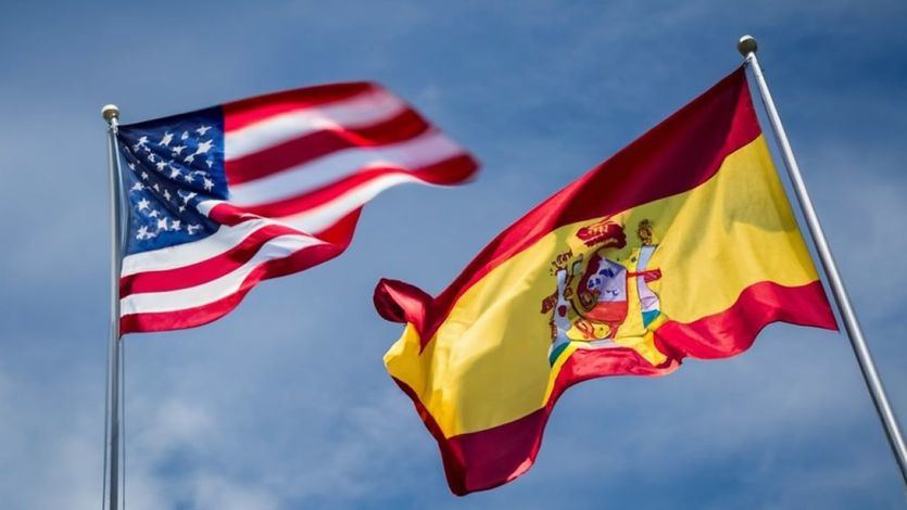 Banderas de EEUU y España