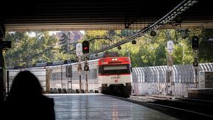 Renfe suspende el servicio de trenes entre Atocha y Recoletos para solucionar los incidentes en el tramo