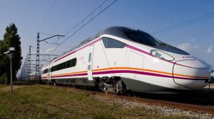 Renfe registra casi 76.000 viajeros durante el primer mes de los servicios de AV Asturias-Madrid