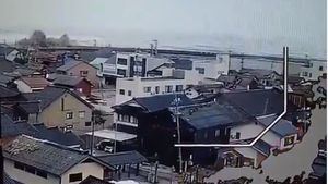 Japón, en alerta por tsunami después de ser golpeado por un terremoto de magnitud 7,6