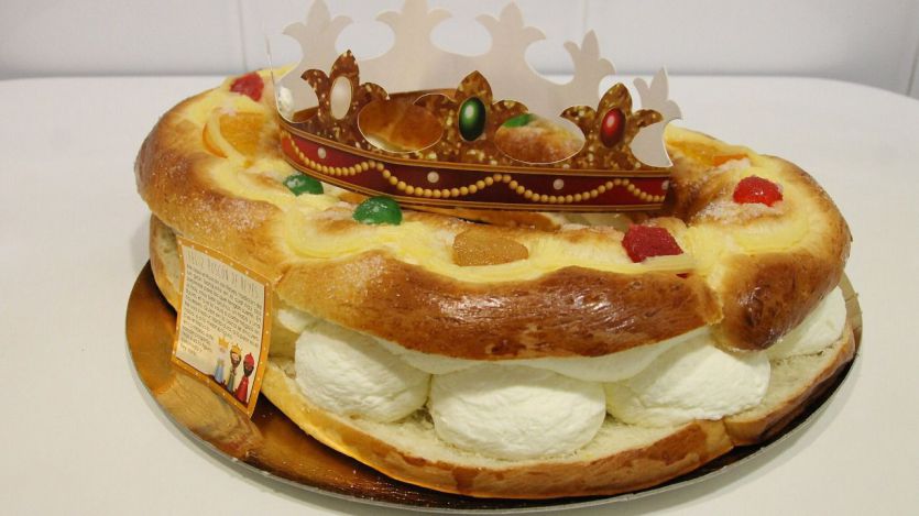 Roscón de reyes relleno de nata