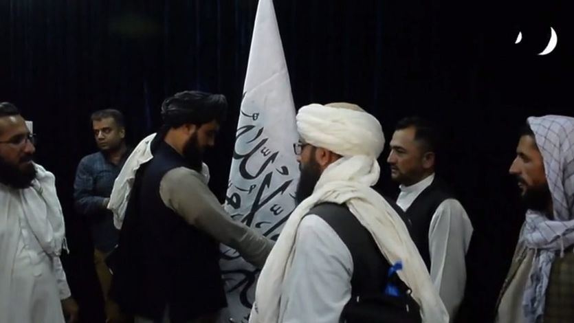 Absuelto un joven que hizo una broma entre amigos sobre ser talibán y llevar una bomba en el avión: movilizó al Ejército