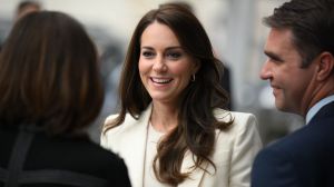 Aseguran que Kate Middleton está en coma inducido tras una operación