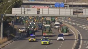 La 'tractorada' tomó las calles de Barcelona y se amenaza con llegar a Ferraz el sábado
